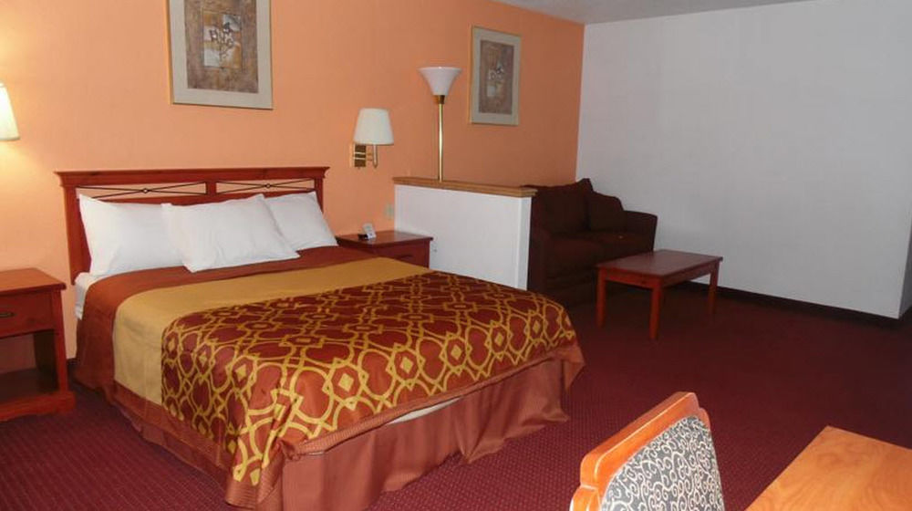 American Inn & Suites Boone Buitenkant foto